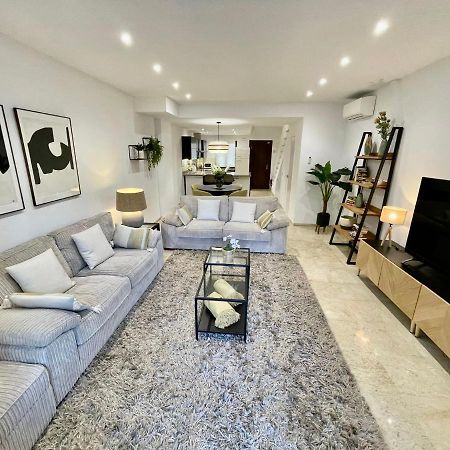 Fantastic New Townhouse /Front Beach/2Bedr/2,5Bath Estepona Exterior foto