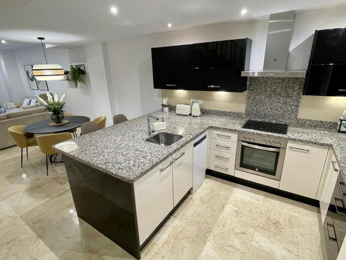 Fantastic New Townhouse /Front Beach/2Bedr/2,5Bath Estepona Exterior foto