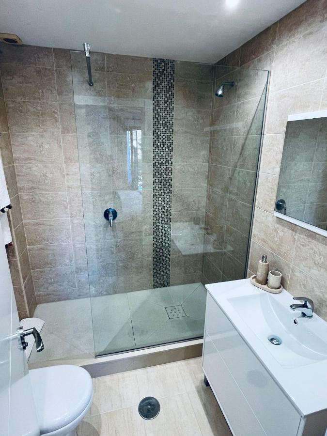 Fantastic New Townhouse /Front Beach/2Bedr/2,5Bath Estepona Exterior foto